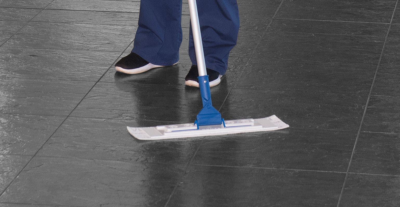 Clinical Advantages of Disposable Microfiber Mops