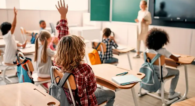 School Daze: Omicron’s Spread Muddles In-Person Learning Debate